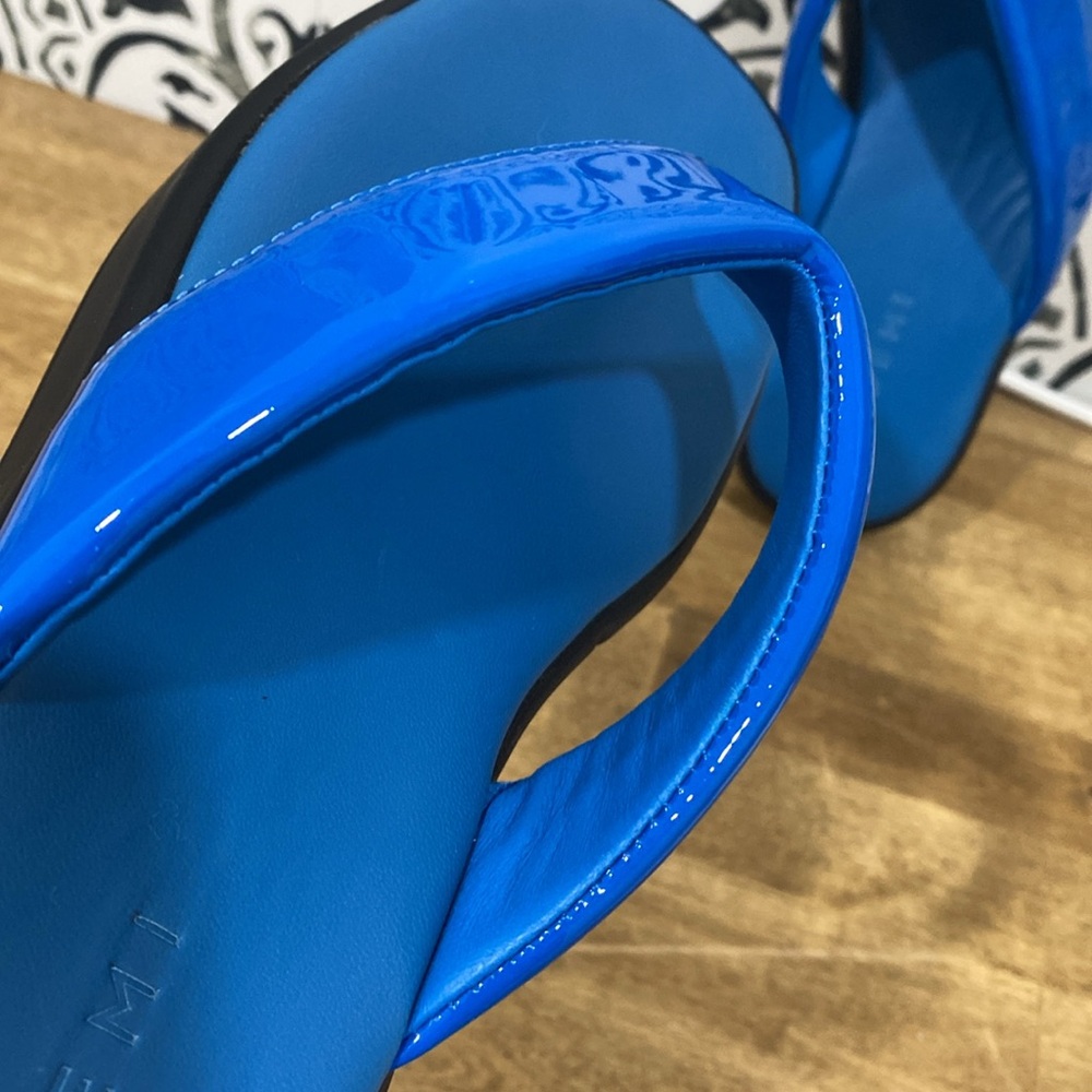 M. Gemí The Rosella Patent Leather Thong Sandals in Blue - Picture 7 of 13